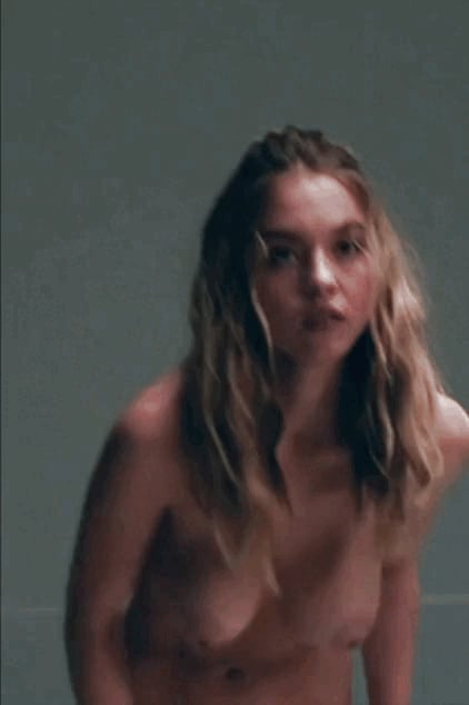 Picture by glambabes-gifs saying 'Sydney Sweeney'