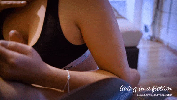 Picture by glambabes-gifs saying 'titfuck with sports bra'