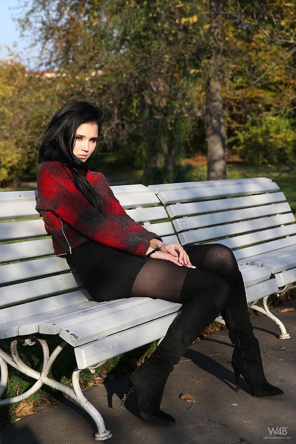 Picture by glambabes-galleries showing 'Brunette glamour model Malena in boots posing non nude outdoors' number 9