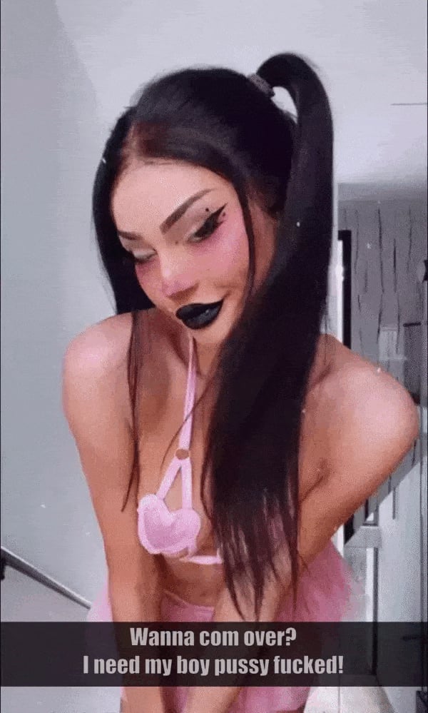 Picture by glambabes-gifs saying 'Sissy needs to be fucked'