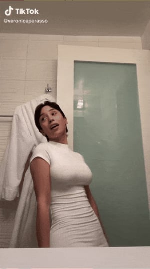 Picture by glambabes-gifs saying 'She can get it'