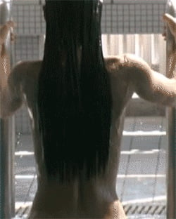 Picture by glambabes-gifs saying 'ee'