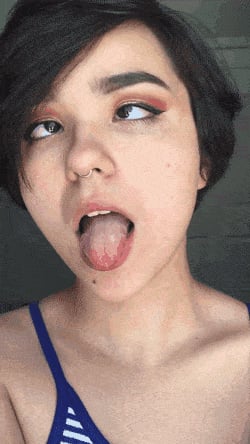 Picture by glambabes-gifs saying 'Real Ahegao Looped'