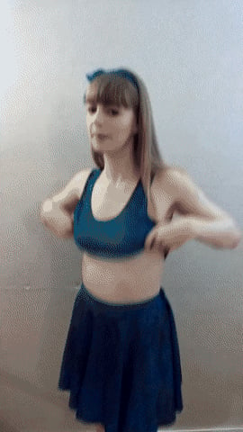 Picture by glambabes-gifs showing 'Cute teen with nice boobs' number 1