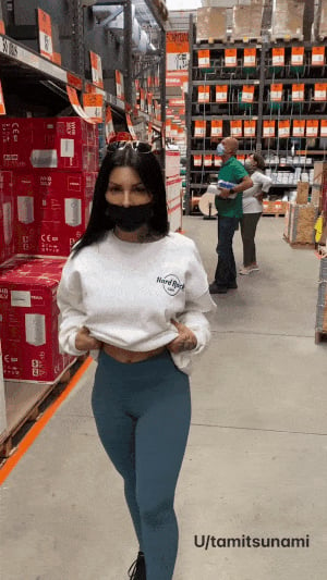 Picture by glambabes-gifs saying 'Beautiful hardware in the hardware store'
