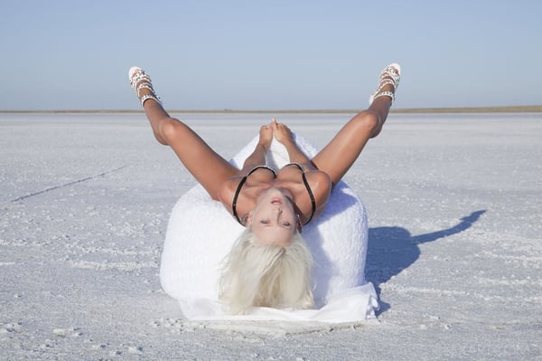 Picture by glambabes-galleries showing 'Hot blonde teen Nika N masturbates outdoors with the ground covered in snow' number 11