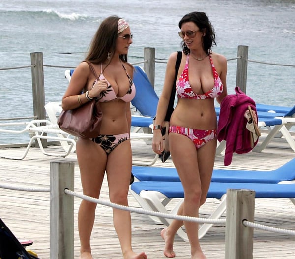 Picture by cadeauxxx showing 'Candids From 2007 At Beaches, In Bikinis And With Sophie Howard. All HQ' number 6