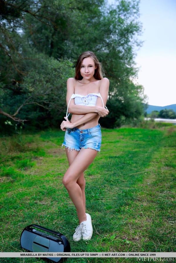 Picture by glambabes-galleries showing 'Leggy teen Mirabella gets completely naked in the countryside' number 14