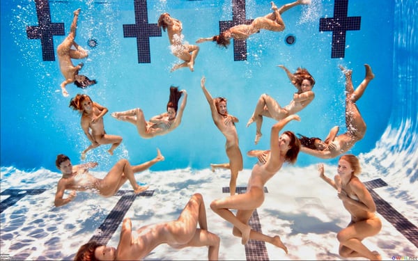 Picture by Here-For-Models saying 'Underwater'