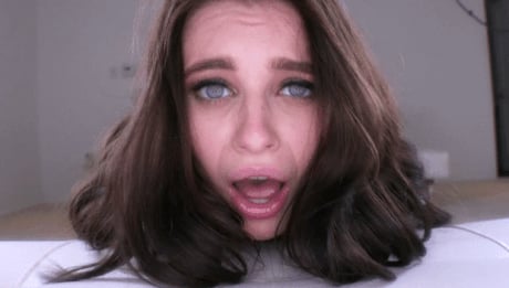 Picture by glambabes-gifs saying 'Sexy brunette with hot expression'
