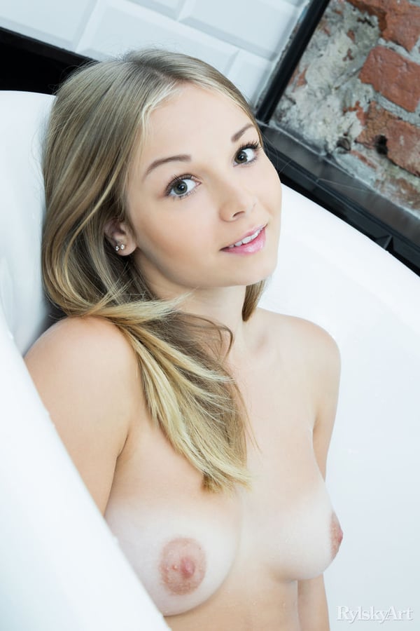 Picture by glambabes-galleries showing 'Blonde cutie Jeff Milton naked in the bathtub showing off tight teen pussy' number 2