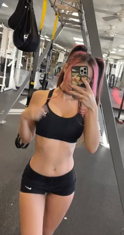 Picture by glambabes-gifs saying 'whippin the tits out at the gym'