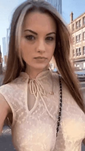 Picture by glambabes-gifs saying 'Sexy bounce'