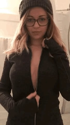 Picture by glambabes-gifs saying 'Babes'